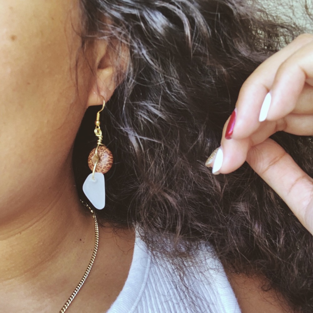 *SOLD*Sea Glass& African Bead Earrings - Picture 2 of 3